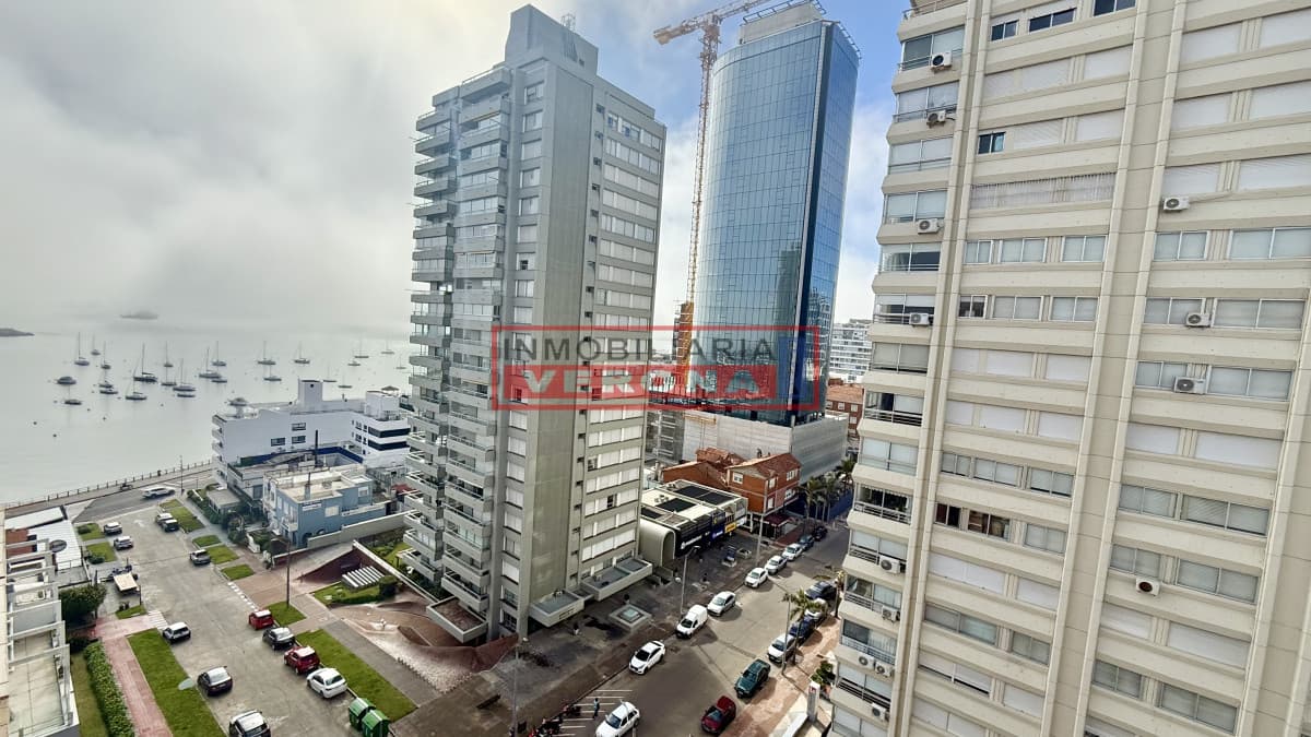 IMPERDIBLE Depto en Península - 1 dormitorio con terraza, vista al Puerto y garaje  - Inmobiliaria Verona Punta
