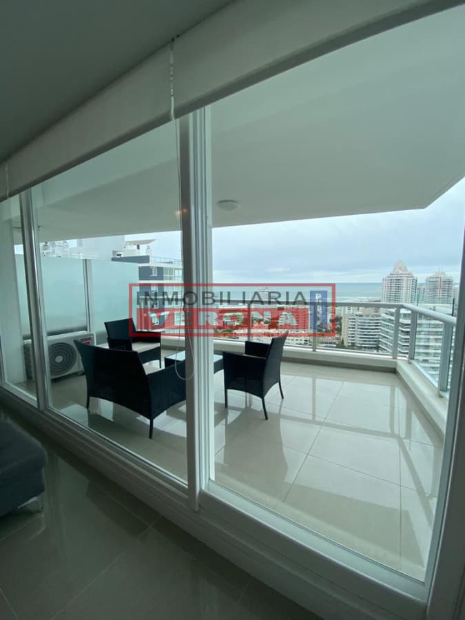 Amplio departamento en torre de primer nivel - Inmobiliaria Verona Punta