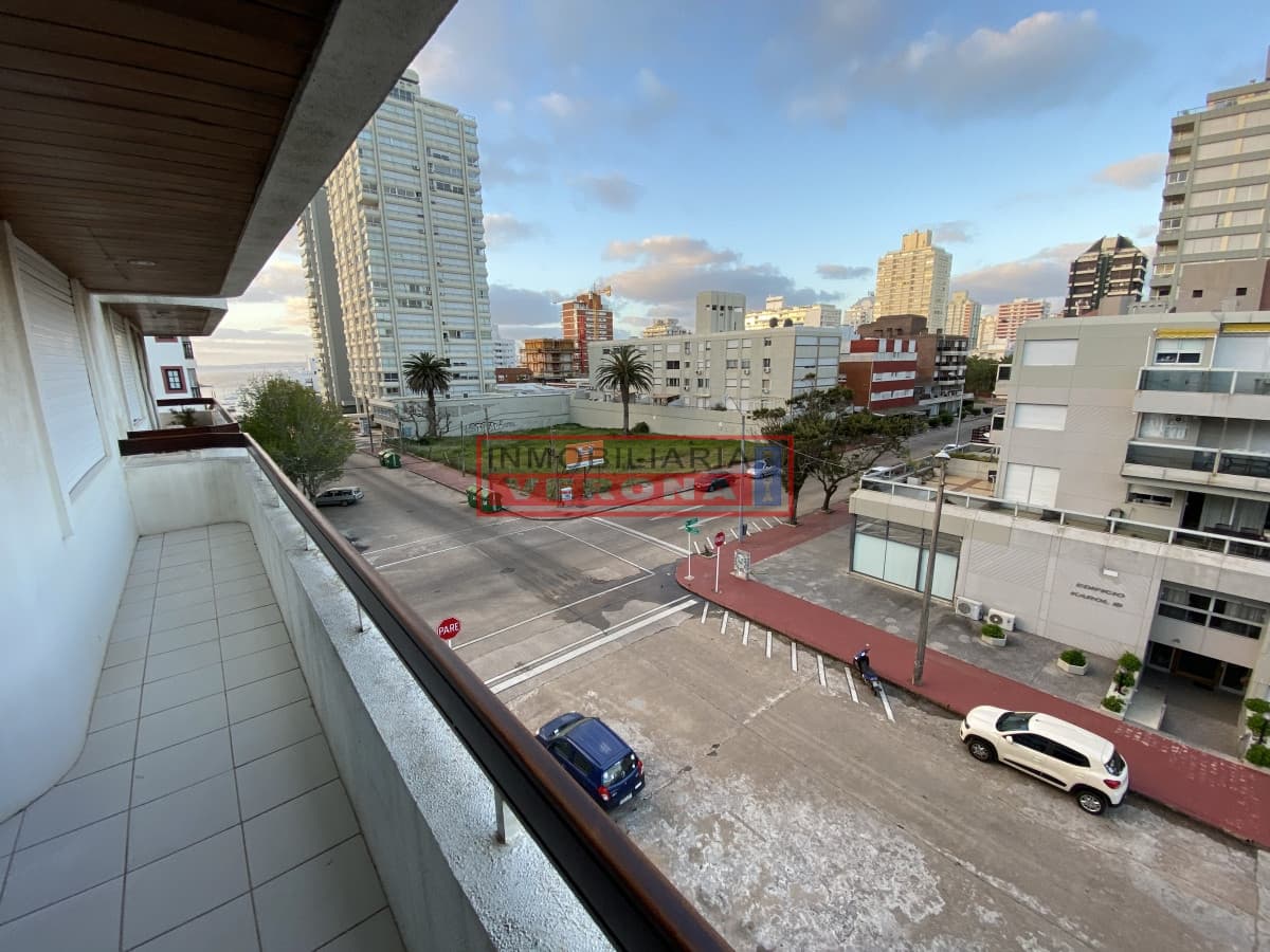 Céntrico Penthouse en la Península !!! - Inmobiliaria Verona Punta