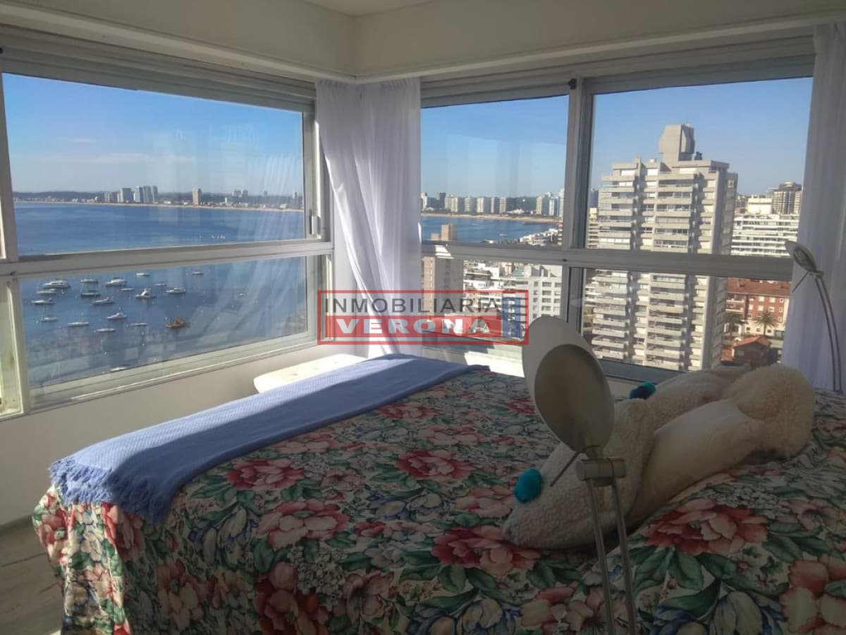 Excelente apartamento con vista al puerto - Inmobiliaria Verona Punta