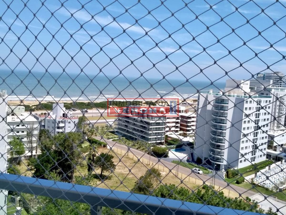 Impecable depto en Edif. WIND TOWER - Inmobiliaria Verona Punta