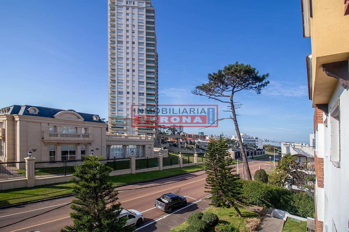 Apartamento en Venta 2 dormitorios Mansa Punta del este Maldonado - Inmobiliaria Verona Punta