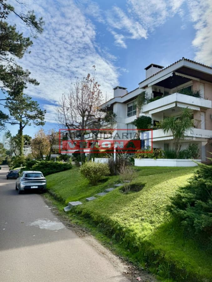 Venta de Apartamento 3 DORMITORIOS en PLAYA MANSA, PUNTA DEL ESTE* - Inmobiliaria Verona Punta