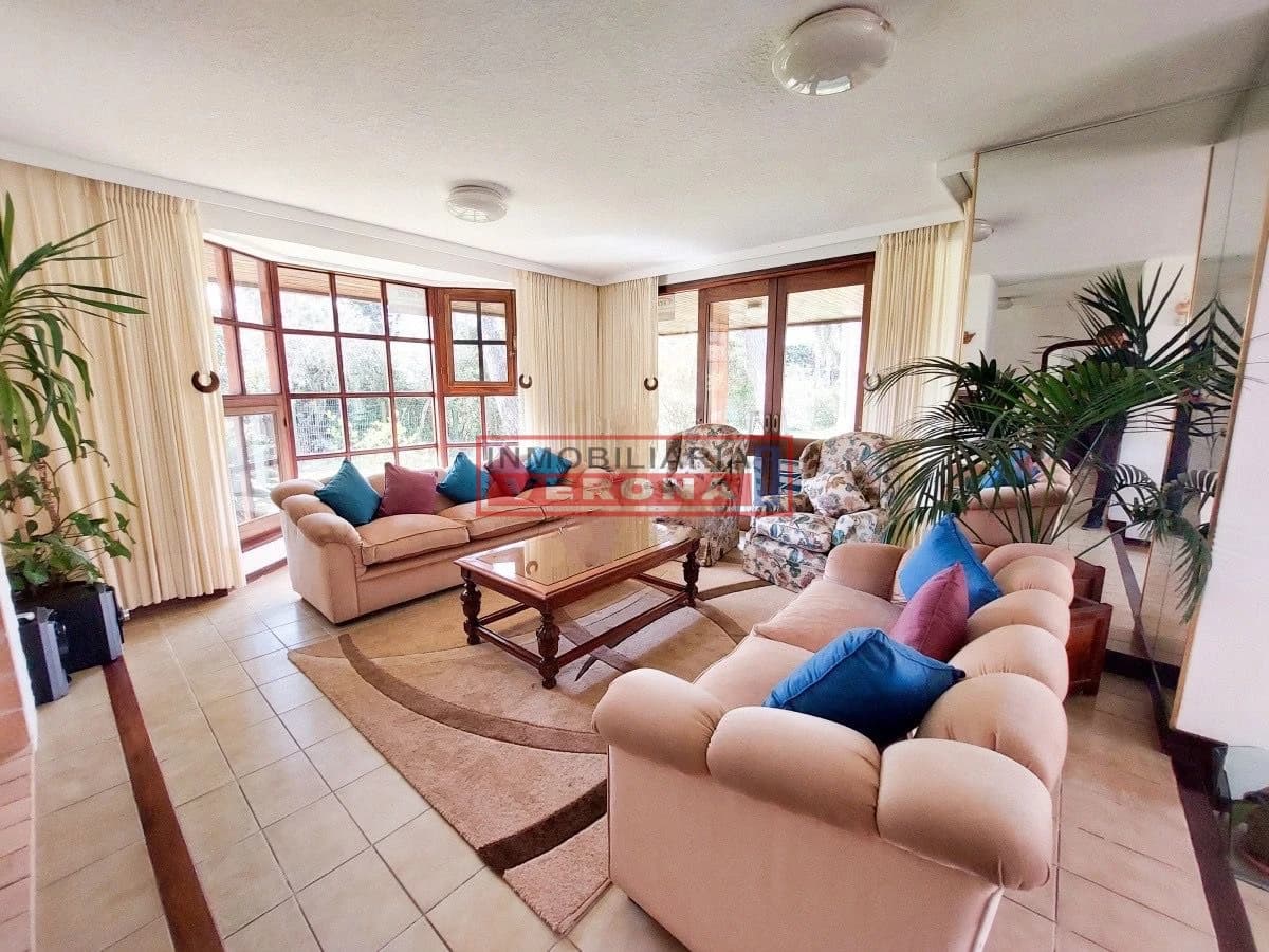 RESIDENCIA A MTS DEL SHOPPING!!! - Inmobiliaria Verona Punta