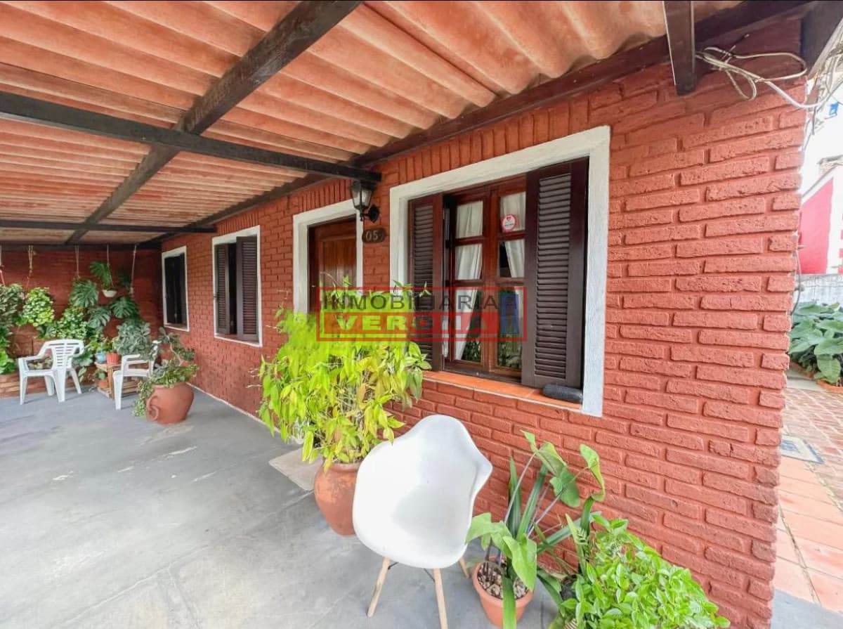 Maldonado, Casa De 3 Dormitorios + Apartamento Independiente - Inmobiliaria Verona Punta