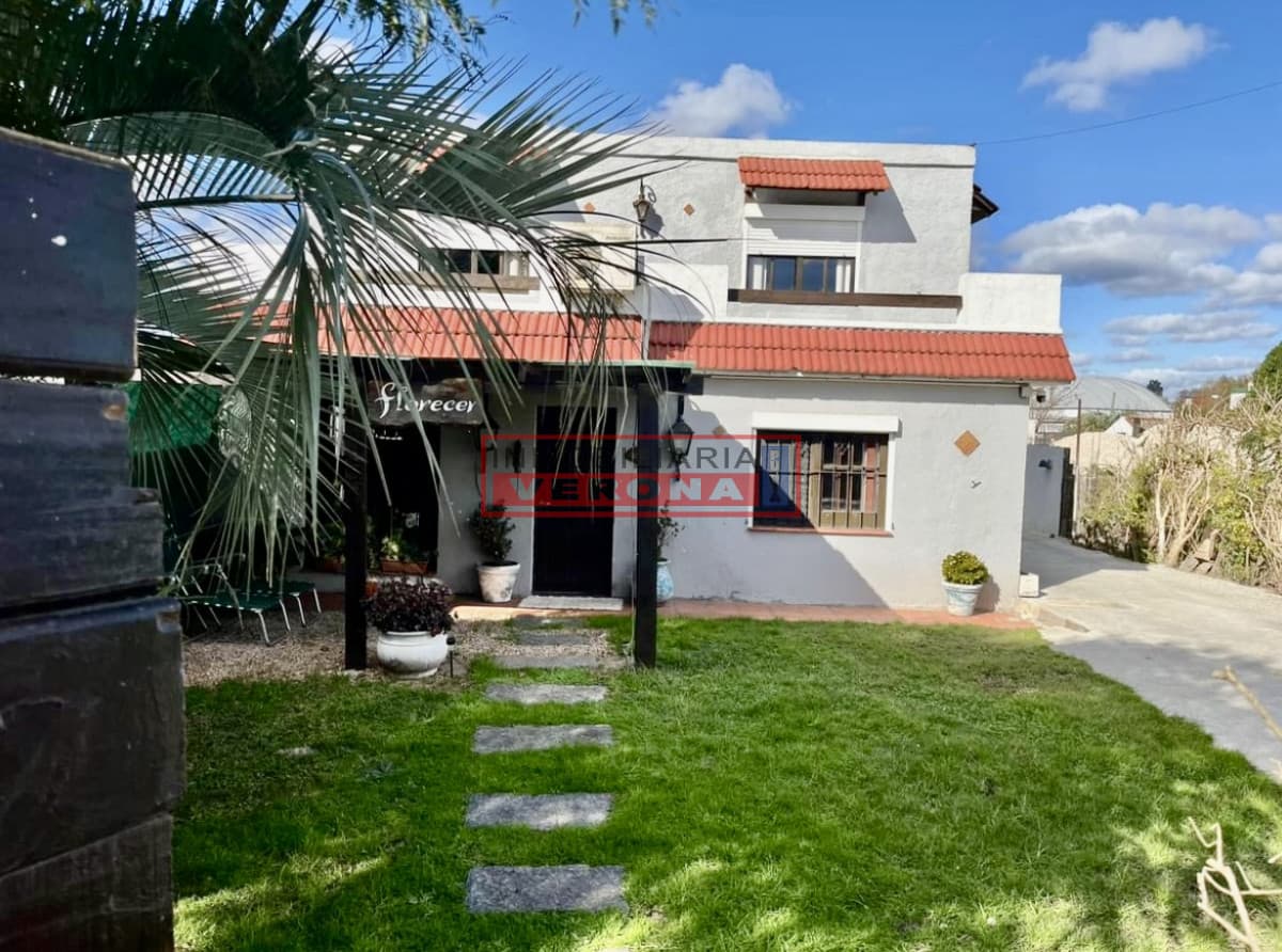 Casa en dos plantas - Bo Biarritz, Maldonado  - Inmobiliaria Verona Punta