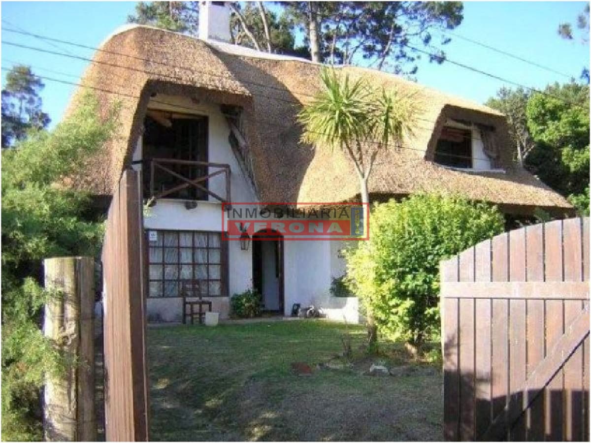 Casa en RincÃ³n del Indio, 4 dormitorios * - Inmobiliaria Verona Punta