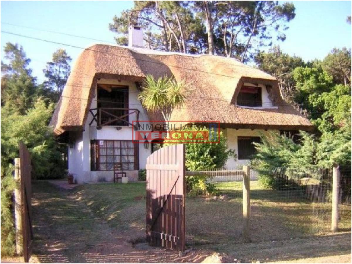 Casa en RincÃ³n del Indio, 4 dormitorios * - Inmobiliaria Verona Punta