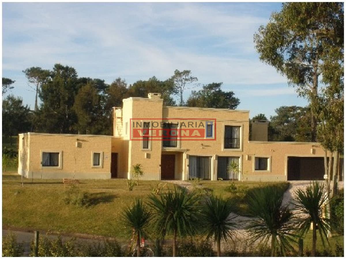 Casa en Golf, 4 dormitorios * - Inmobiliaria Verona Punta