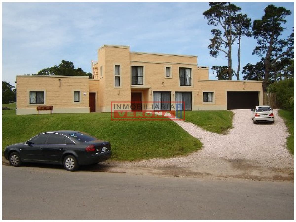 Casa en Golf, 4 dormitorios * - Inmobiliaria Verona Punta