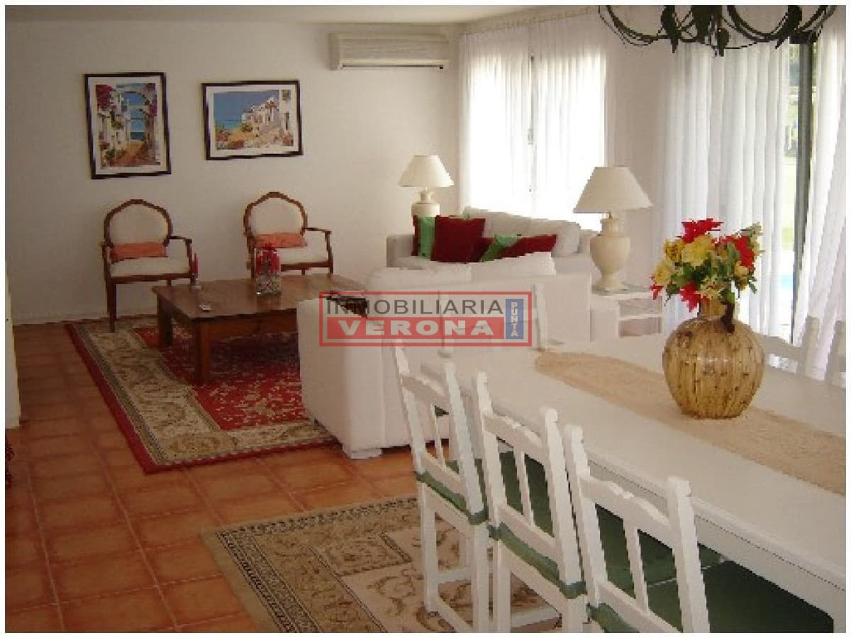 Casa en Golf, 4 dormitorios * - Inmobiliaria Verona Punta