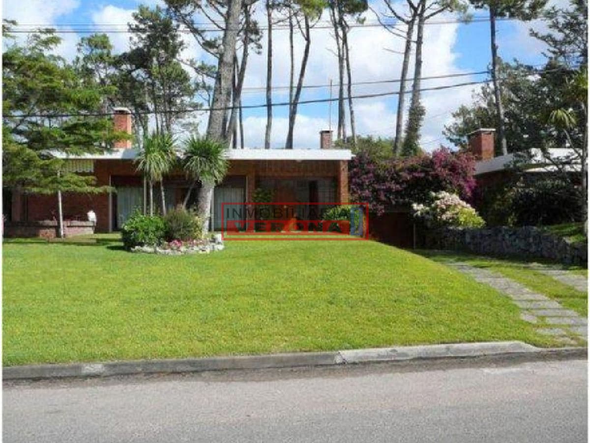 Casa en Mansa, 4 dormitorios * - Inmobiliaria Verona Punta