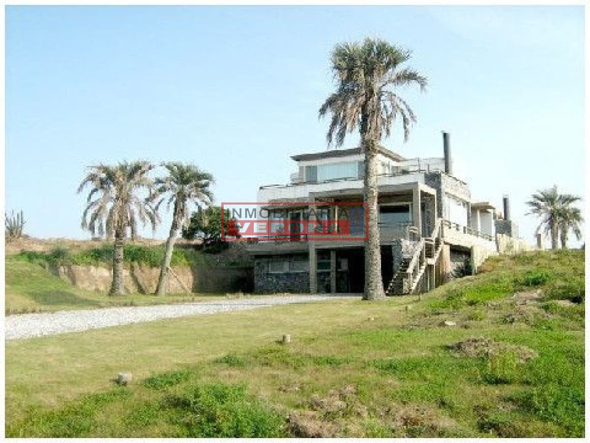 Casa en Manantiales, 4 dormitorios * - Inmobiliaria Verona Punta