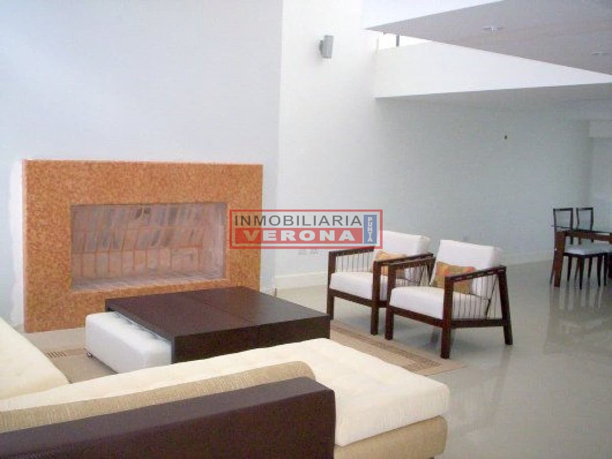Casa en Beverly Hills, 4 dormitorios * - Inmobiliaria Verona Punta