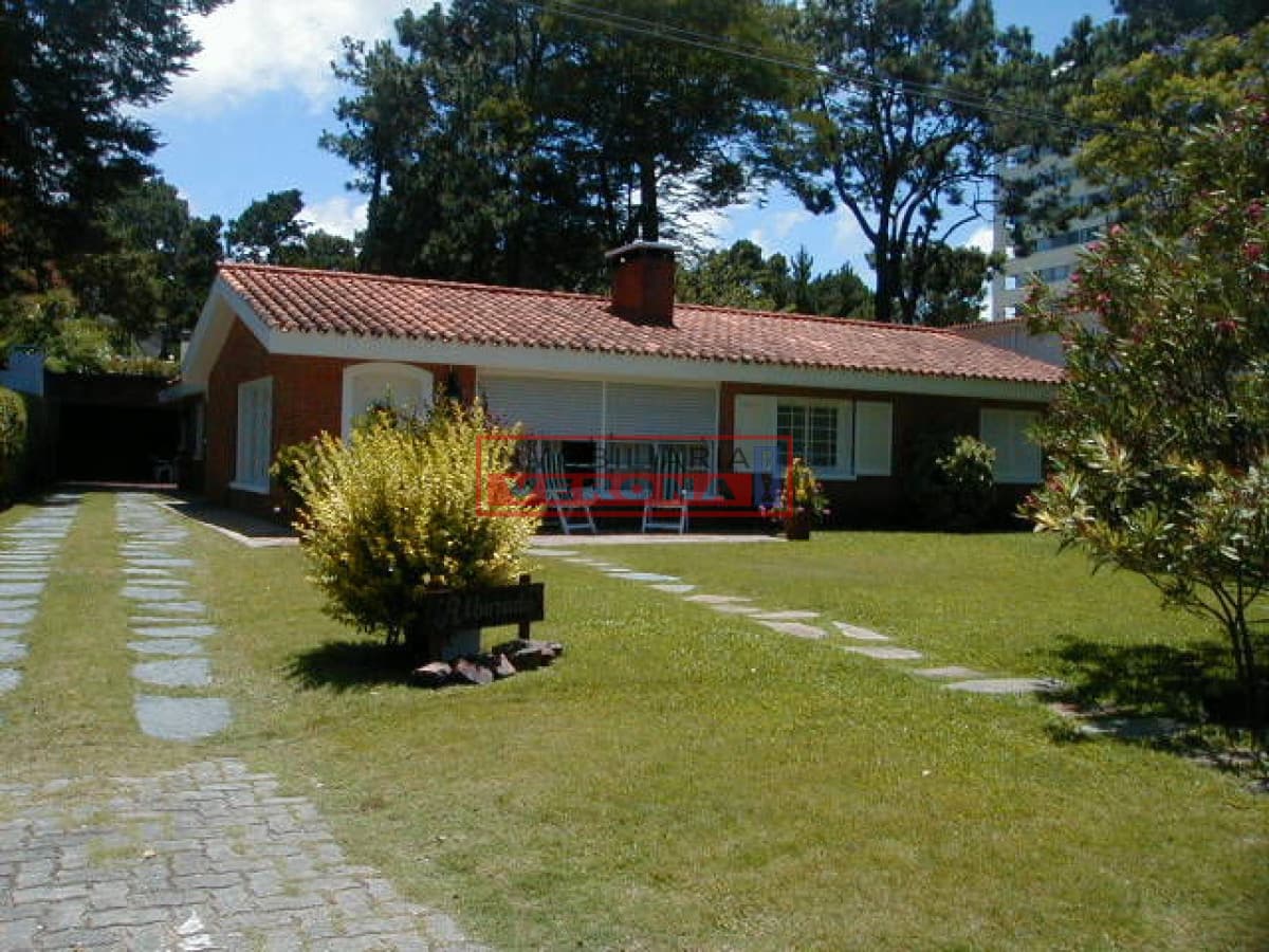 Casa en Mansa, 3 dormitorios * - Inmobiliaria Verona Punta