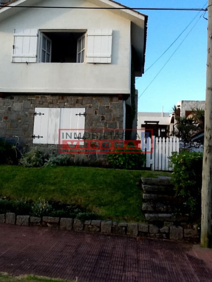 Casa en Peninsula, 4 dormitorios * - Inmobiliaria Verona Punta