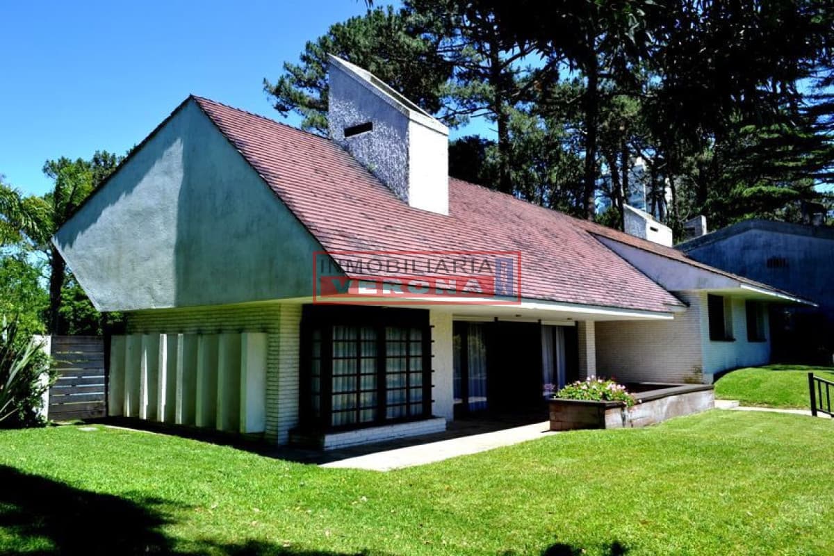 Casa en Cantegril, 5 dormitorios * - Inmobiliaria Verona Punta