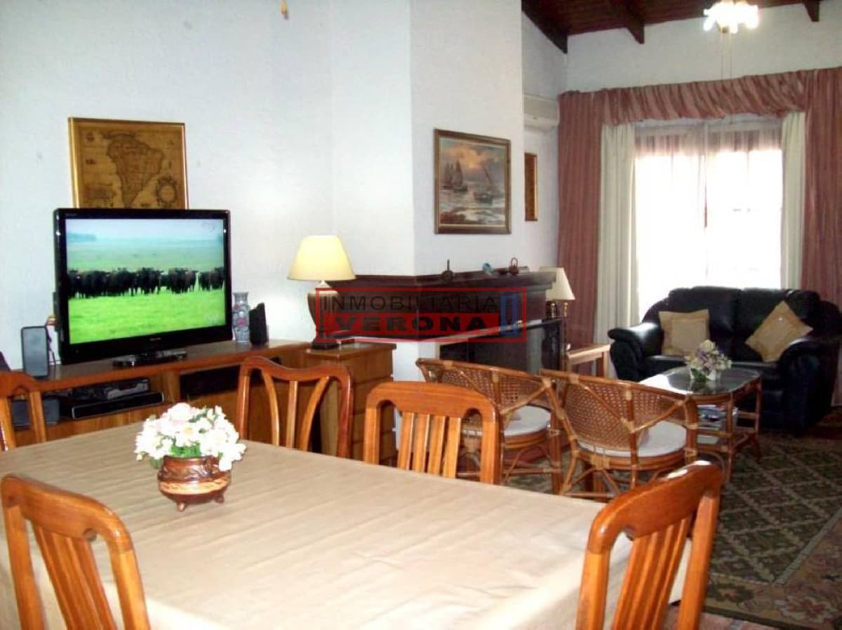 Casa en Mansa, a 6 cuadras del Mar* - Inmobiliaria Verona Punta