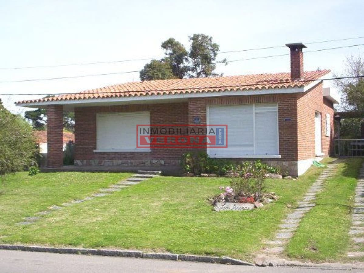 Casa en Mansa, 3 dormitorios * - Inmobiliaria Verona Punta