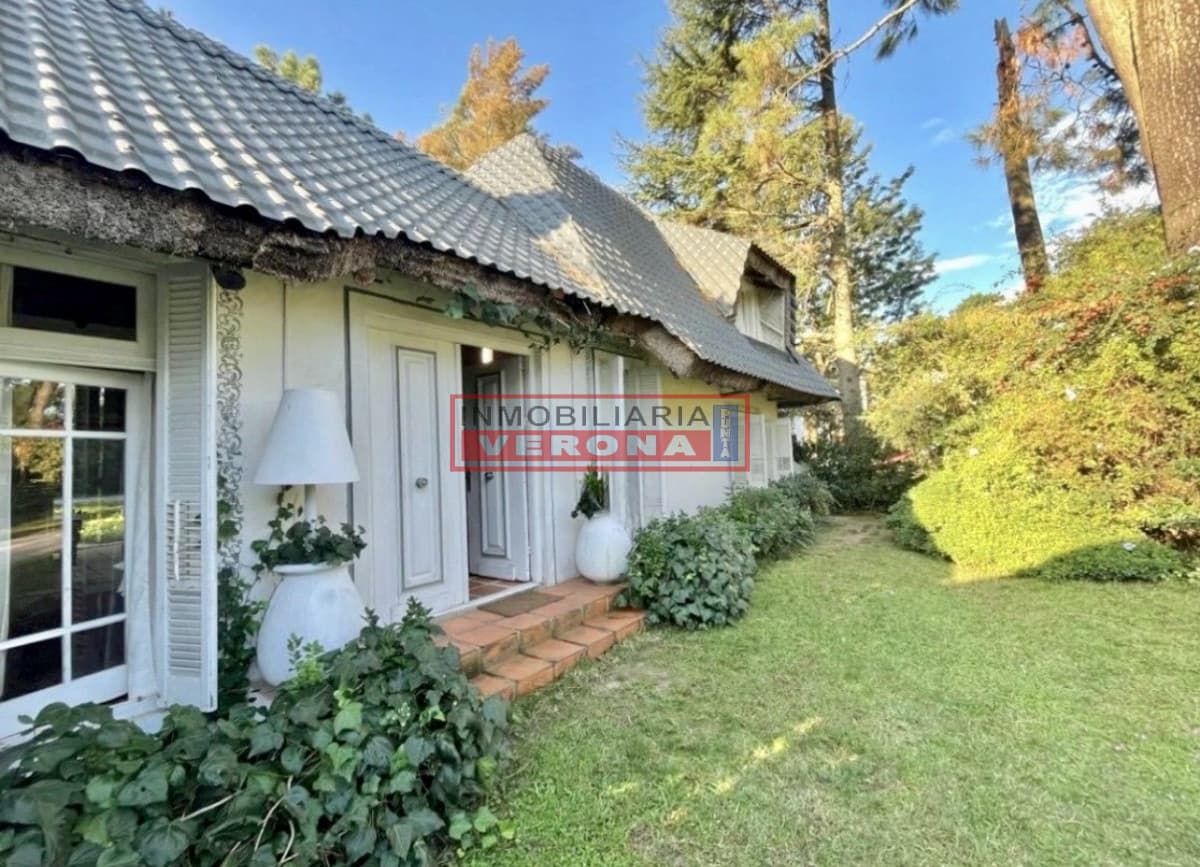 Casa en Venta 4 Dorms Pinares - Punta del Este - Inmobiliaria Verona Punta
