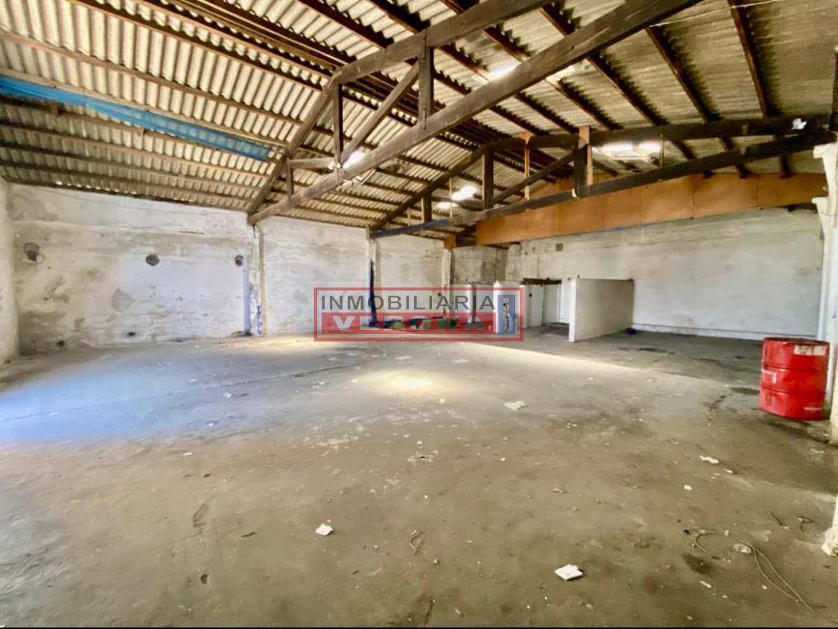 Venta de galpón en Maldonado - Centro. Terreno apto para edificar - Inmobiliaria Verona Punta