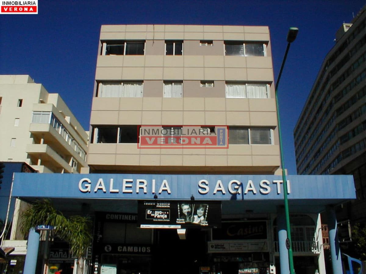 Local en Punta del Este, Península - Inmobiliaria Verona Punta