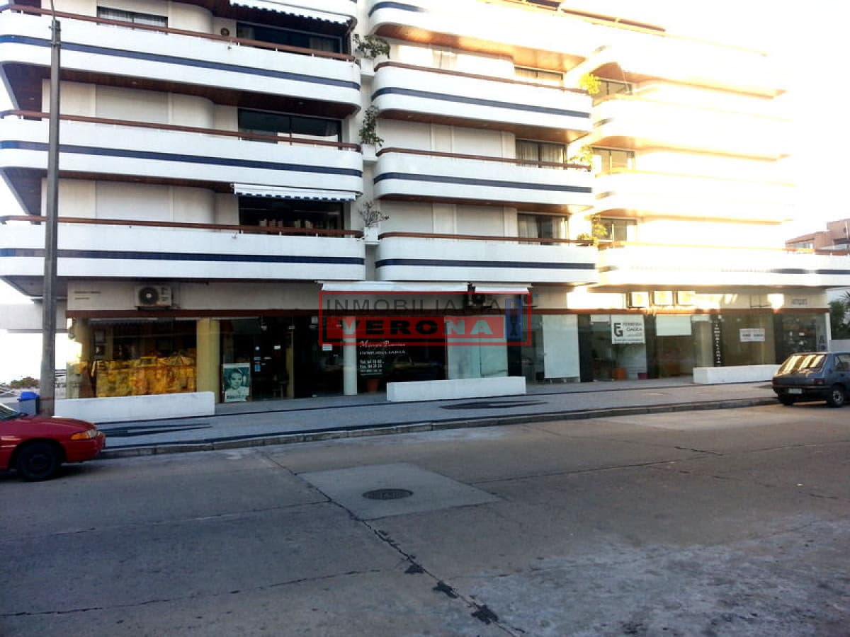 Local en Punta del Este, Península - Inmobiliaria Verona Punta