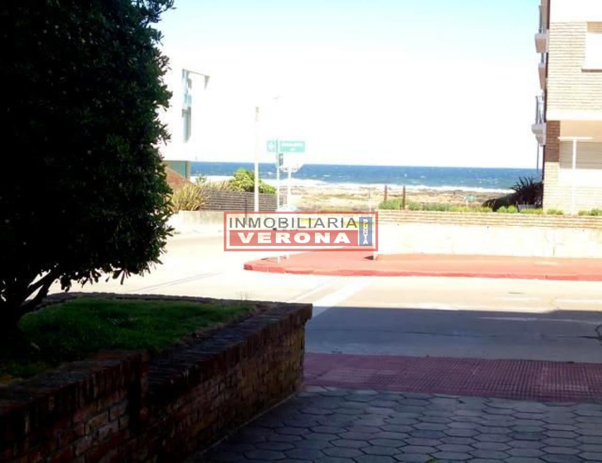 Local en Punta del Este, Península - Inmobiliaria Verona Punta