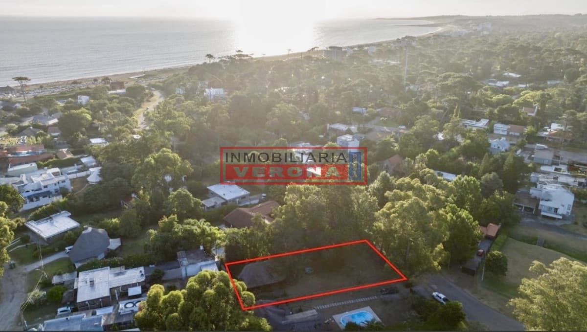 Terreno en venta – 811 m² en Pinares | Ubicación inmejorable a mts del MAR - Inmobiliaria Verona Punta