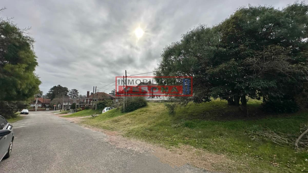 SE VENDE TERRENO EN PUNTA DEL ESTE - Inmobiliaria Verona Punta