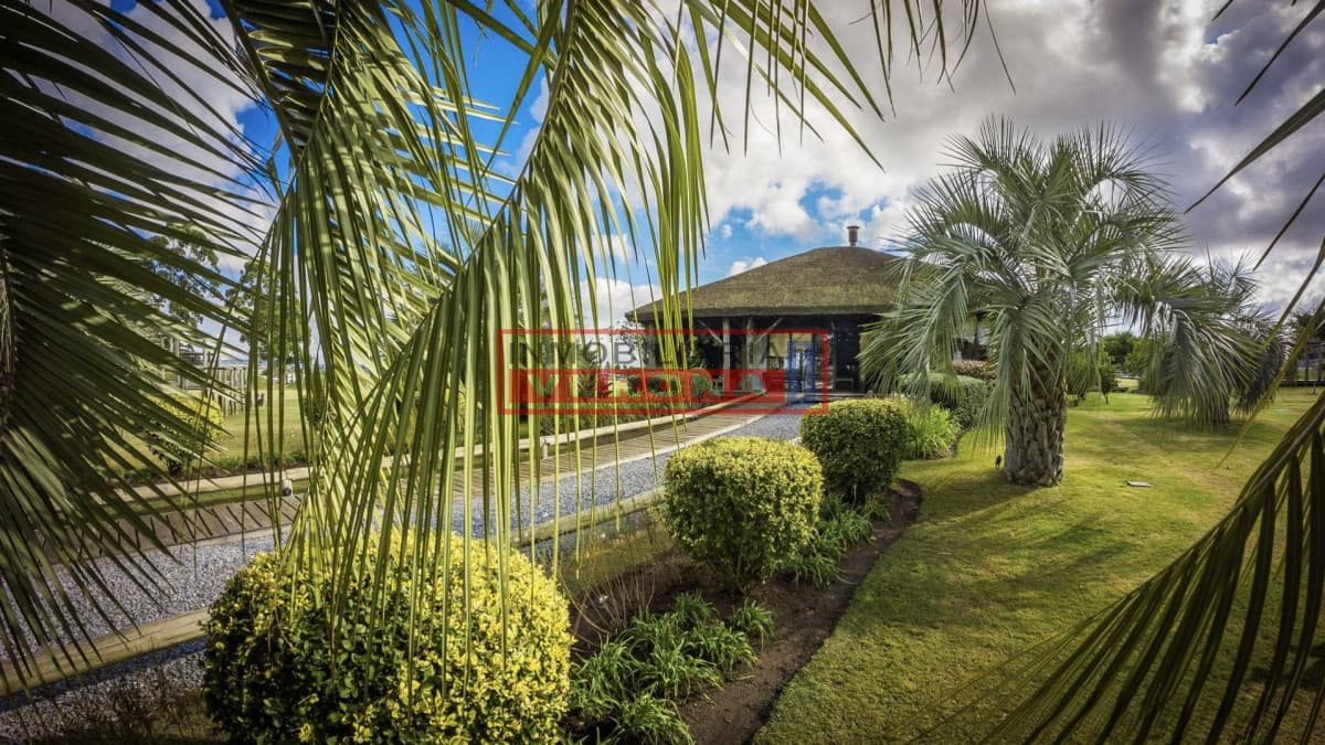 Lote en exclusivo barrio privado El Quijote - La Barra - Inmobiliaria Verona Punta