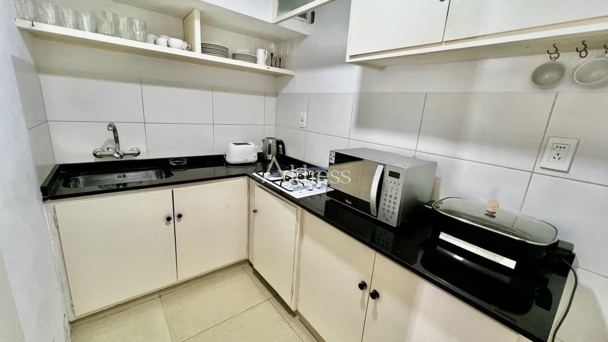 094 989 046.