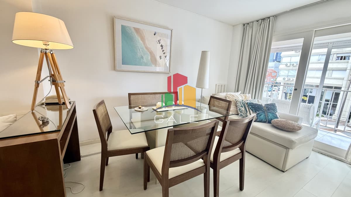 Gale Propiedades & Escribanía Apartamento ID.5197 - IMPERDIBLE Depto en Península - 1 dormitorio con terraza, vista al Puerto!