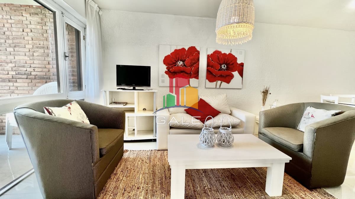 Gale Propiedades & Escribanía Apartamento ID.3693 - Oportunidad reciclada frente al MAR!