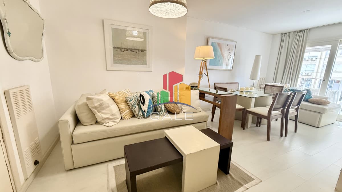 Gale Propiedades & Escribanía Apartamento ID.5197 - IMPERDIBLE Depto en Península - 1 dormitorio con terraza, vista al Puerto!