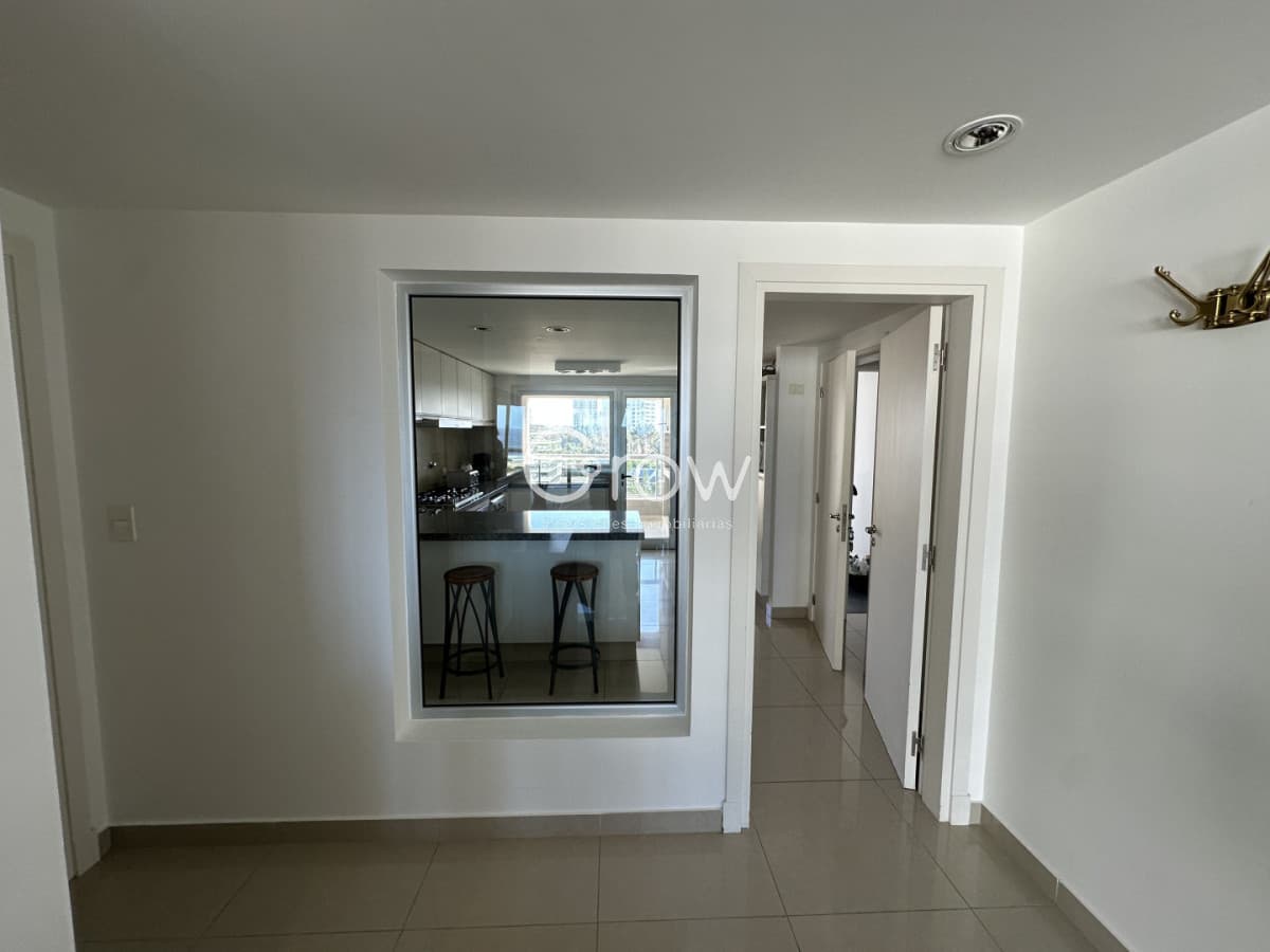 VENTA  DE APARTAMENTO 4 DORMITORIOS CON VISTA AL MAR