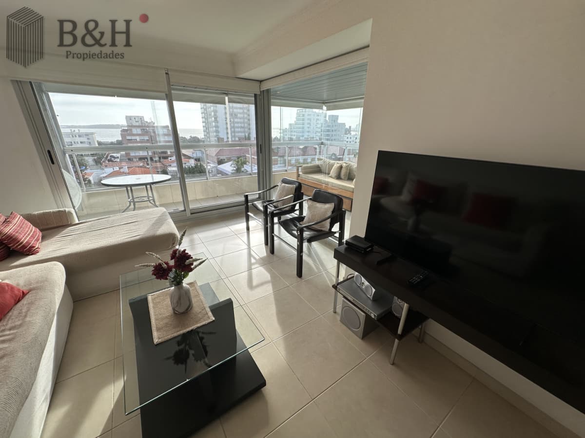 Apartamento en alquiler enero terraza con parrillero en Mansa Punta del Este