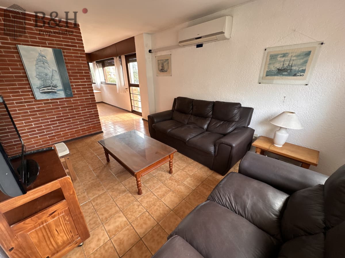 Apartamento 3 dormitorios tipo dúplex en Aidy Grill — a pasos de Punta Shopping