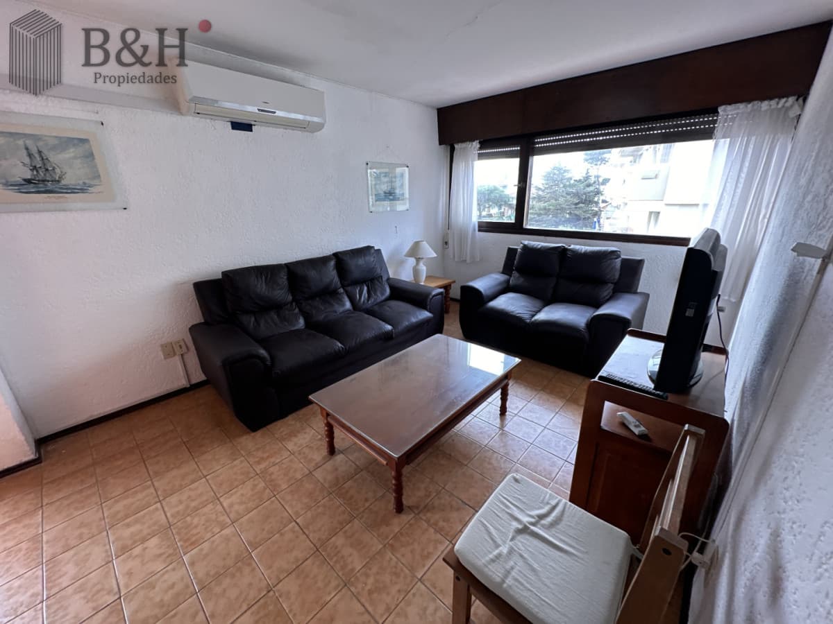 Apartamento 3 dormitorios tipo dúplex en Aidy Grill — a pasos de Punta Shopping