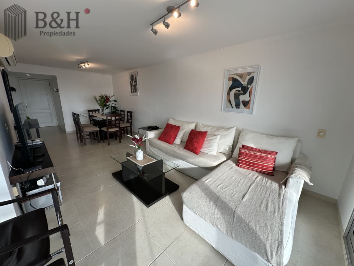 Apartamento en alquiler enero terraza con parrillero en Mansa Punta del Este
