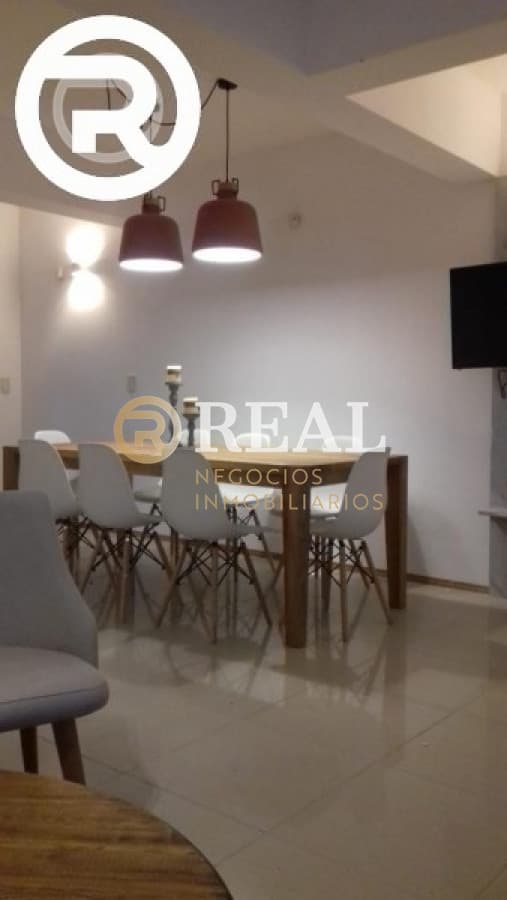 Lindo apartamento en pequeño complejo bien ubicado