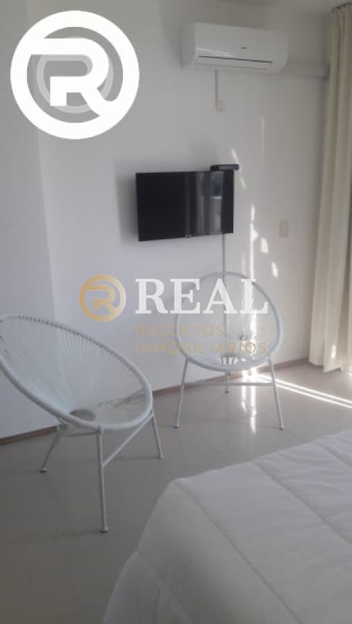 Lindo apartamento en pequeño complejo bien ubicado
