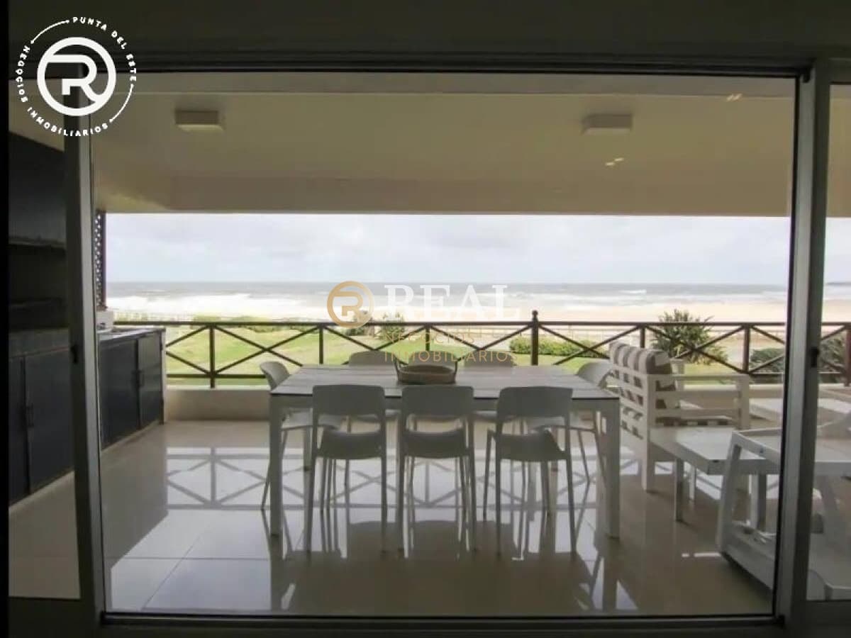 Departamento en alquiler en primera línea, bikini beach.