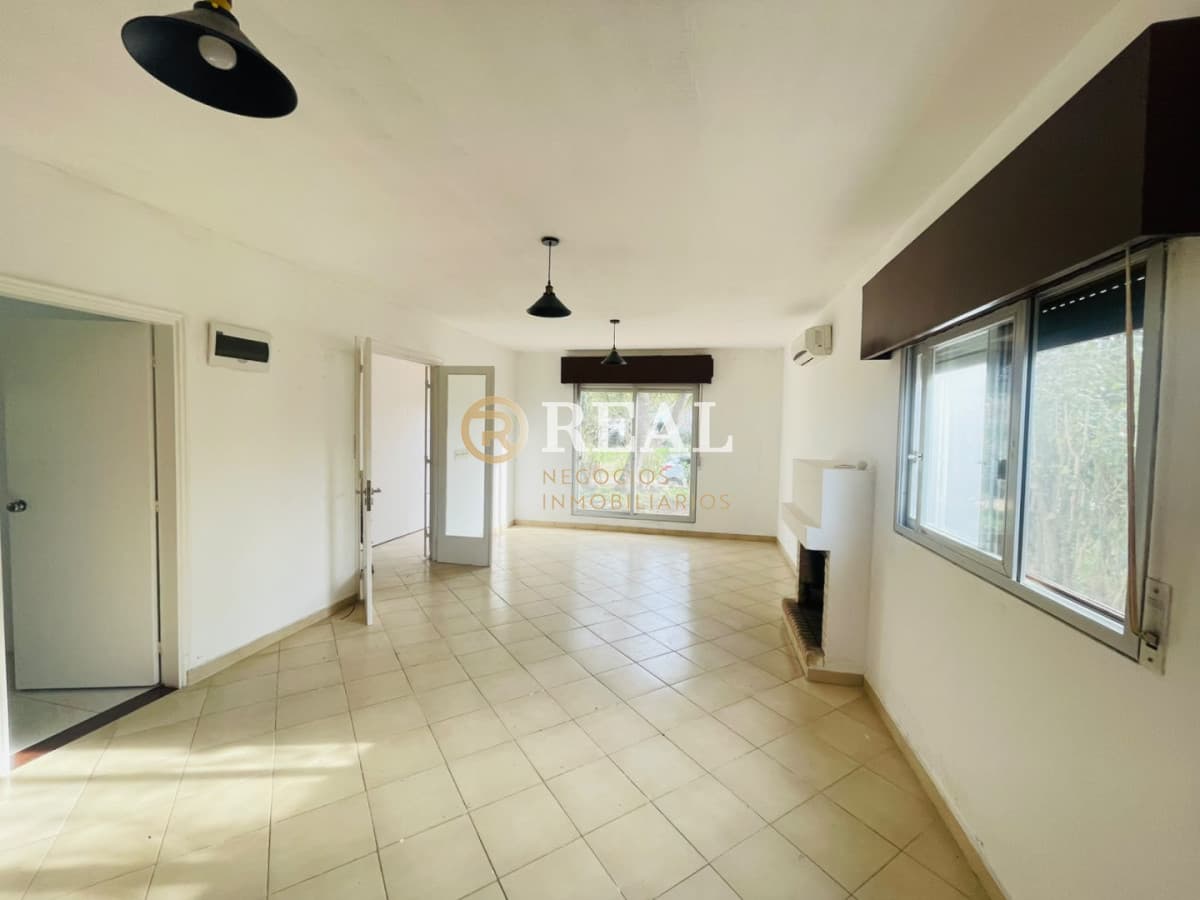 Casa ID.1144 - Casa bien ubicada cerca 2 dormitorios