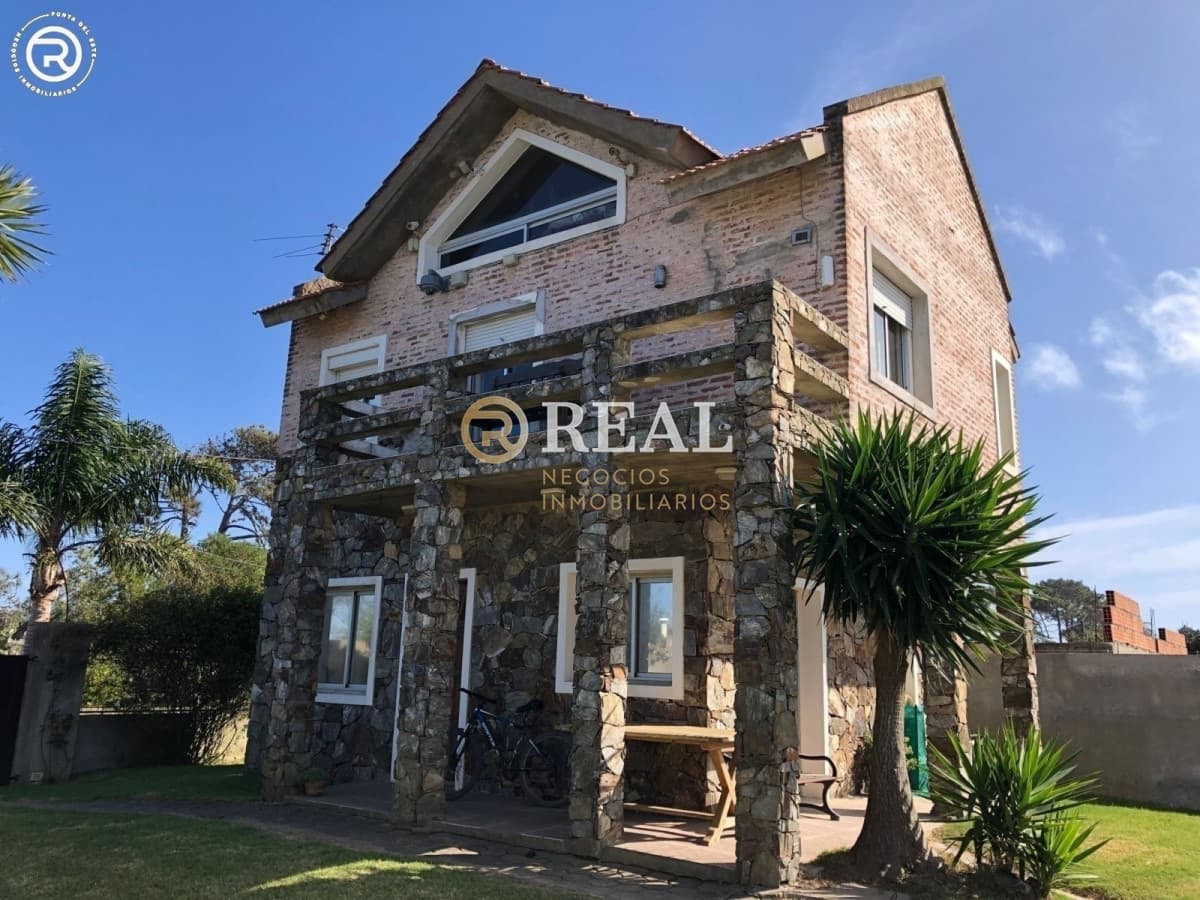 Casa ID.1026 - Casa en venta con vista al Mar