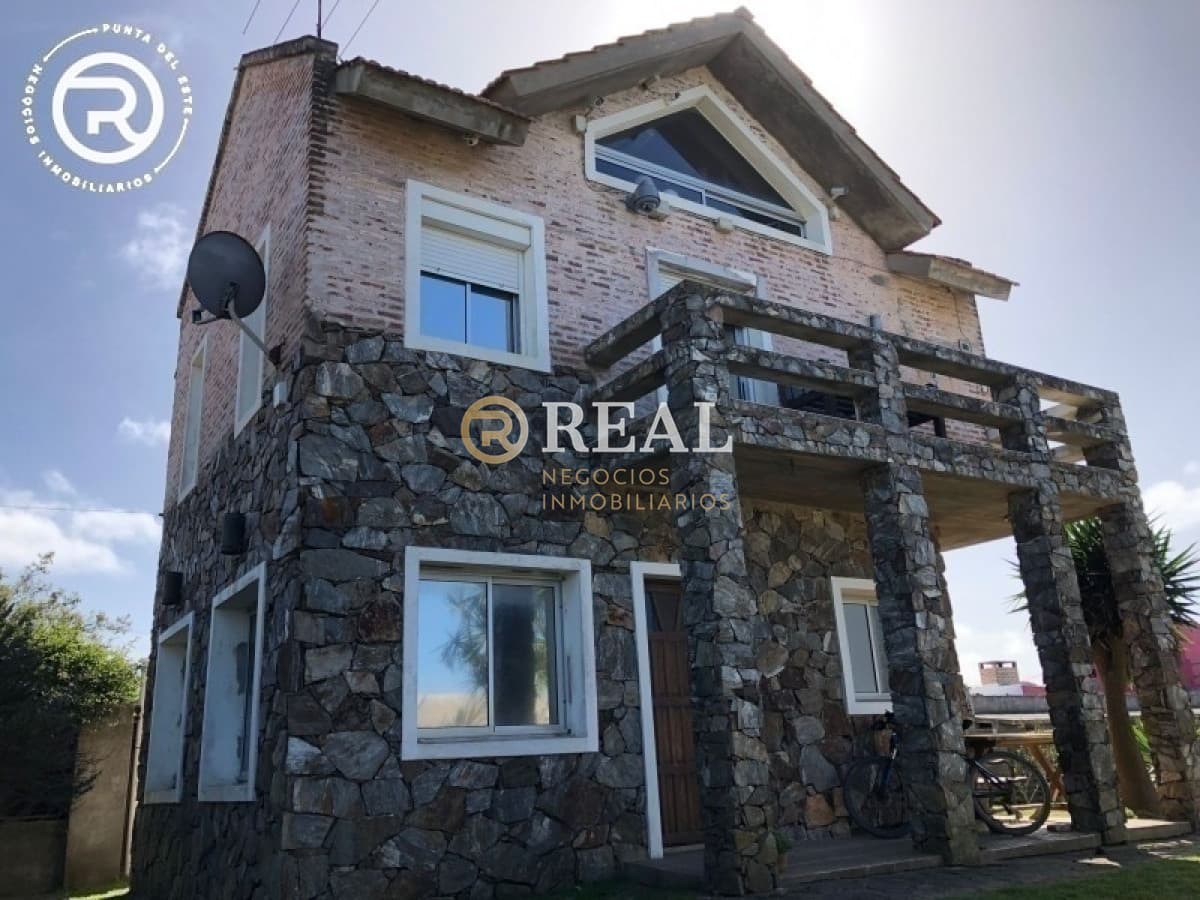 Casa ID.1026 - Casa en venta con vista al Mar