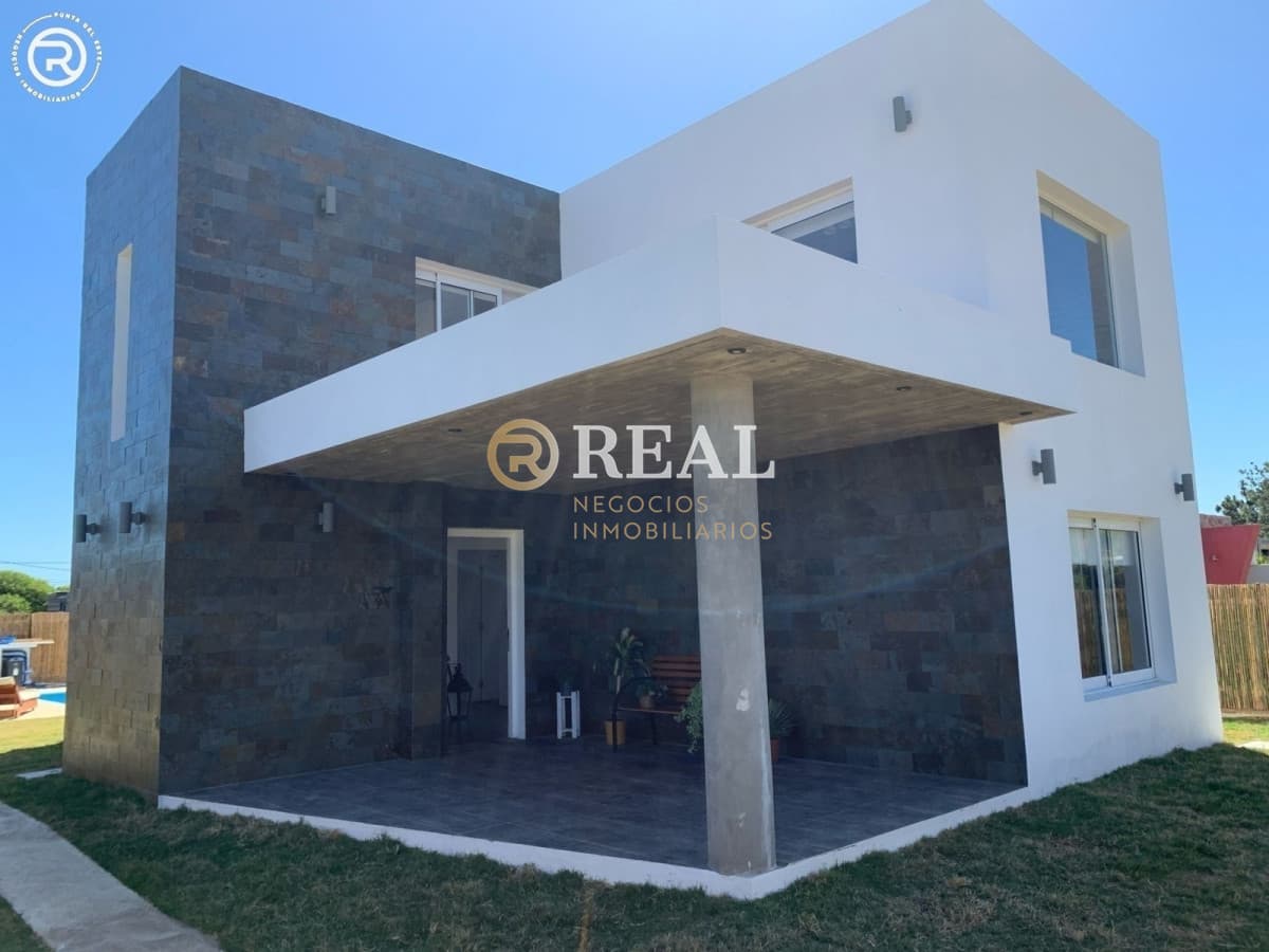 Casa ID.1051 - Moderna Casa con vista al Mar