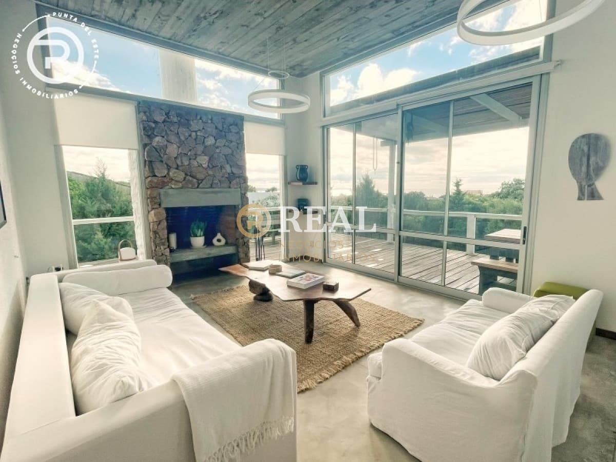 Casa ID.1063 - Exclusiva propiedad con 1620 m2 de terreno y vista al mar