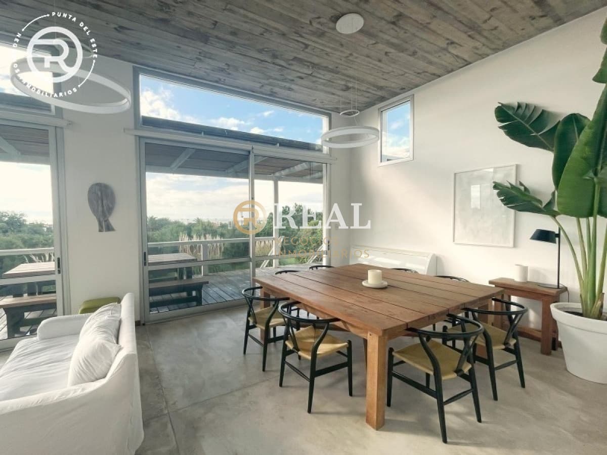 Casa ID.1063 - Exclusiva propiedad con 1620 m2 de terreno y vista al mar