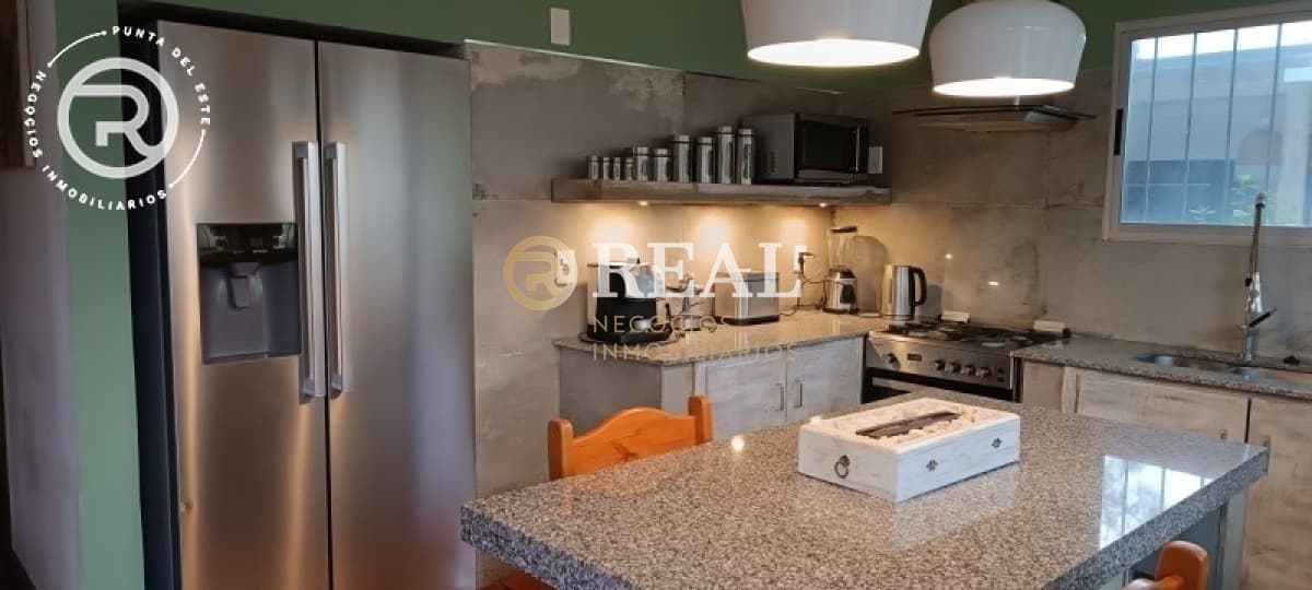Casa en alquiler en Balneario Buenos Aires.